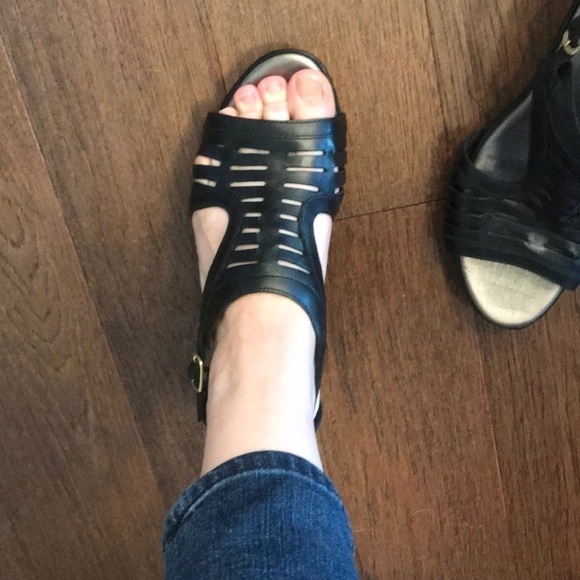 Clark’s Genuine Leather Bendables Wedge EUC - Picture 7 of 7